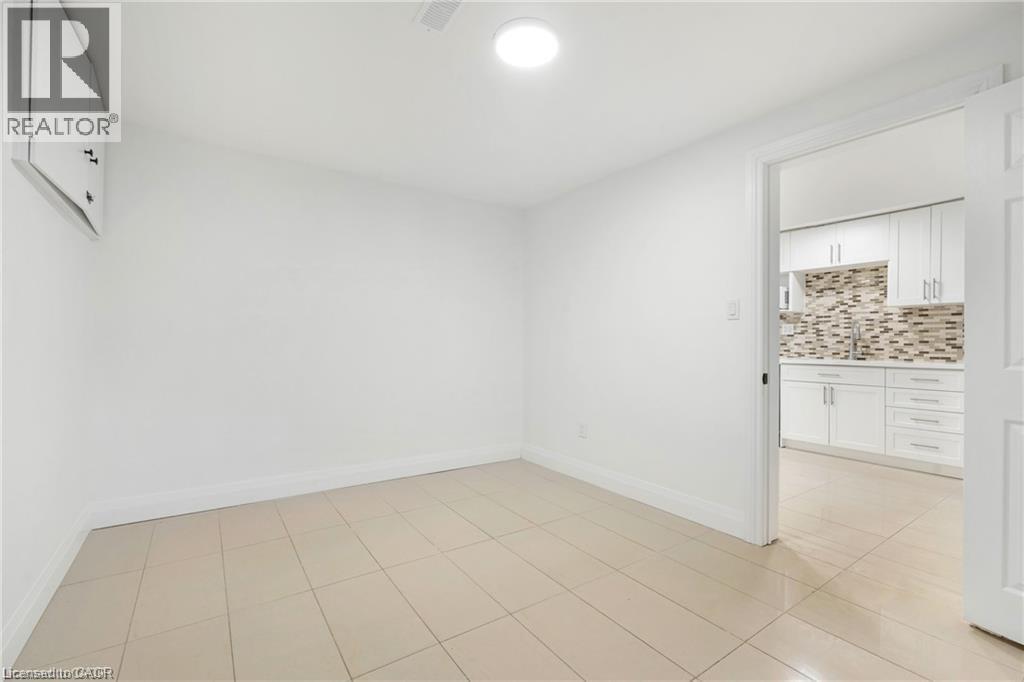 15 Arthur Street N Unit# Lower, Hamilton, Ontario  L8L 6C6 - Photo 3 - 40809922