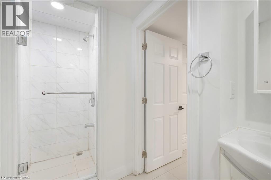 15 Arthur Street N Unit# Lower, Hamilton, Ontario  L8L 6C6 - Photo 9 - 40809922