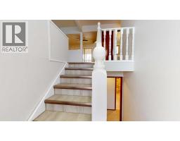 73 Laval Court W, Lethbridge, Alberta