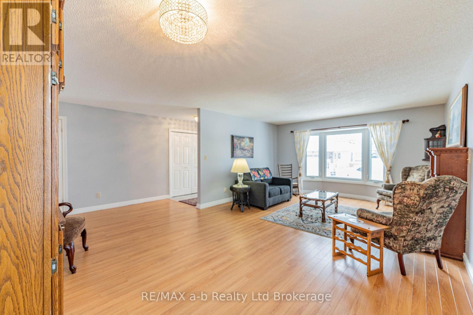 53 Hawkins Crescent, Tillsonburg, Ontario  N4G 5K6 - Photo 8 - X12692898