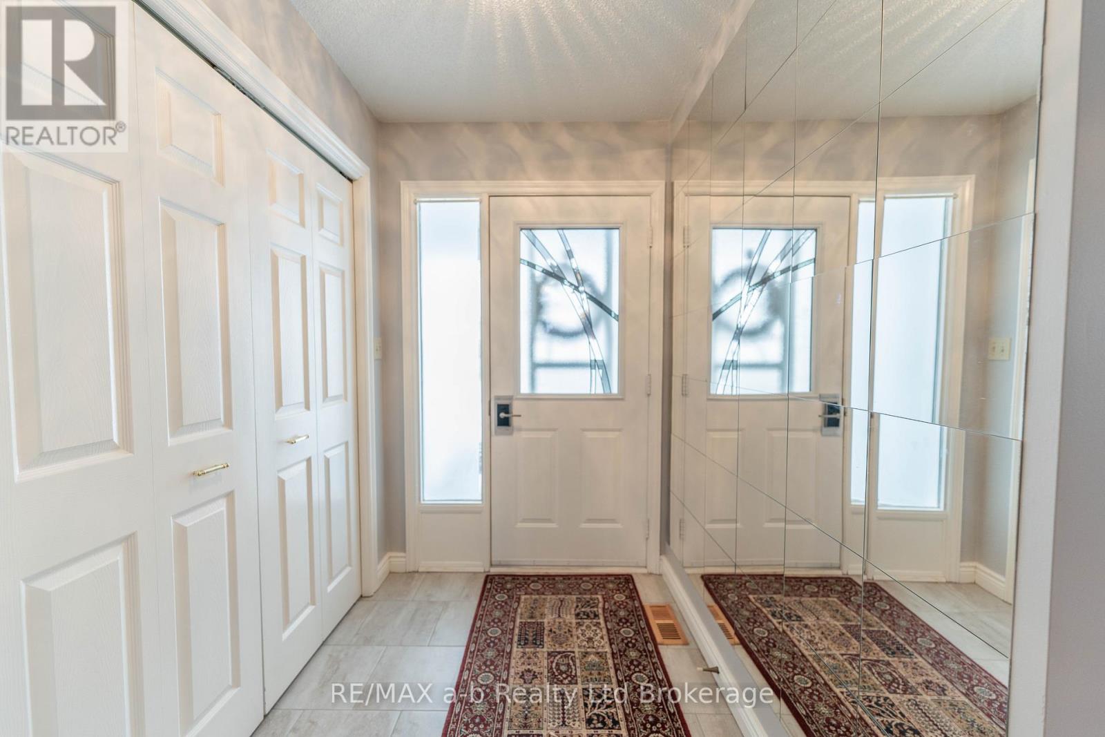 53 Hawkins Crescent, Tillsonburg, Ontario  N4G 5K6 - Photo 6 - X12692898