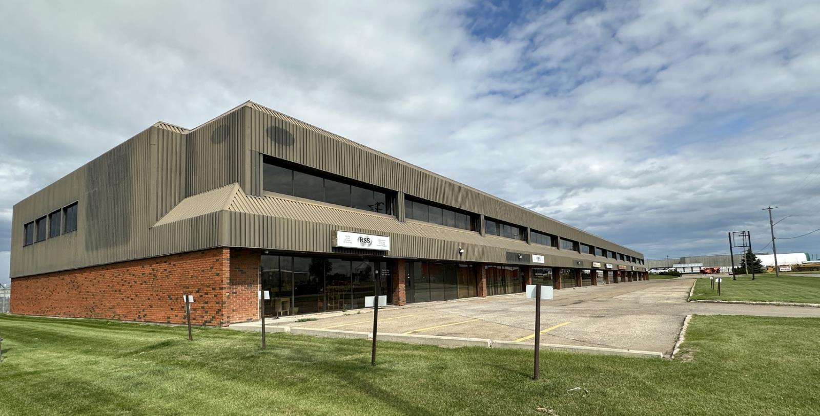 Bay 5-6 Bay 5-6, 4407  66 Avenue, Leduc, Alberta