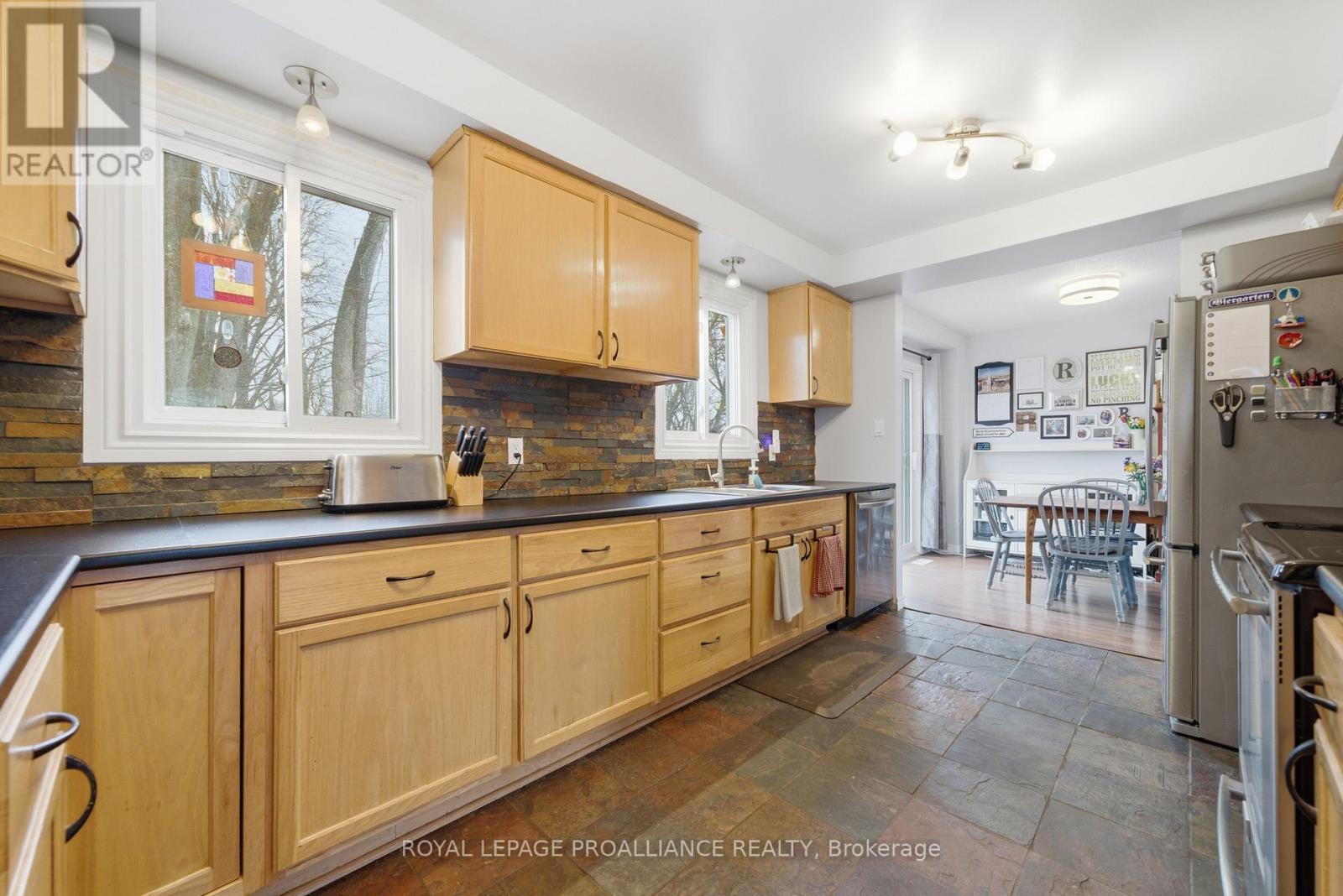 24 Austin Street, Quinte West, Ontario  K8V 1Z4 - Photo 15 - X12890214