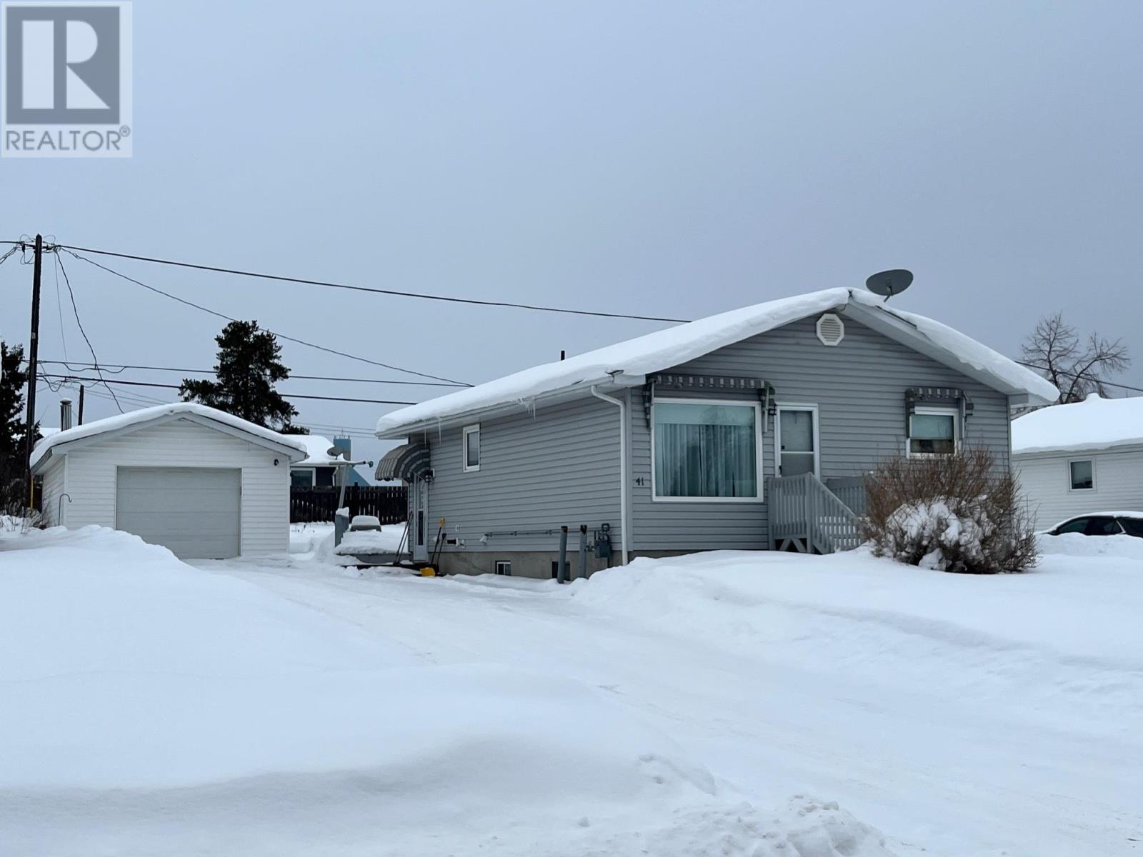 41 Detta Road, balmertown, Ontario