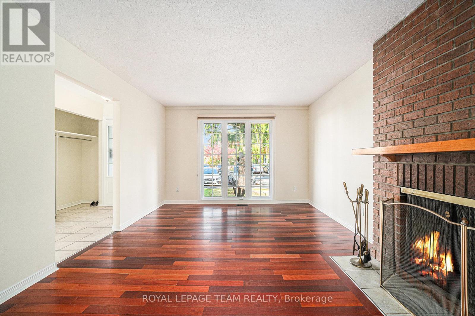 440 Kintyre Private, Ottawa, Ontario  K2C 3M9 - Photo 2 - X12890158