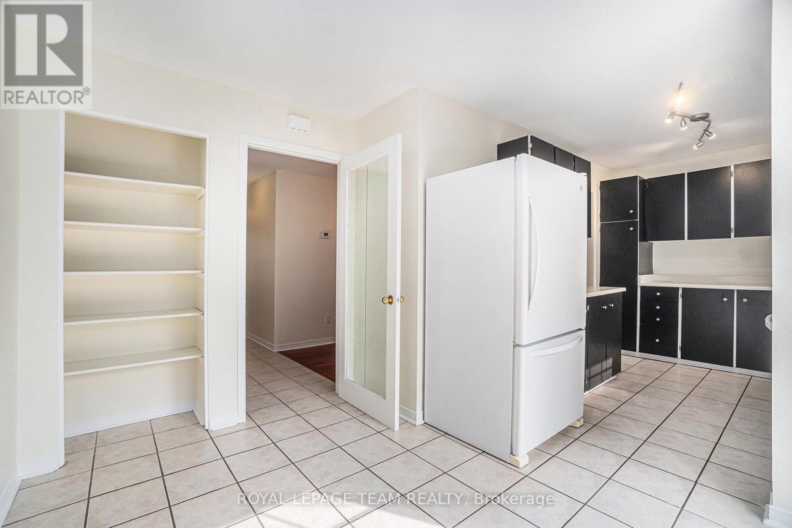 440 Kintyre Private, Ottawa, Ontario  K2C 3M9 - Photo 9 - X12890158