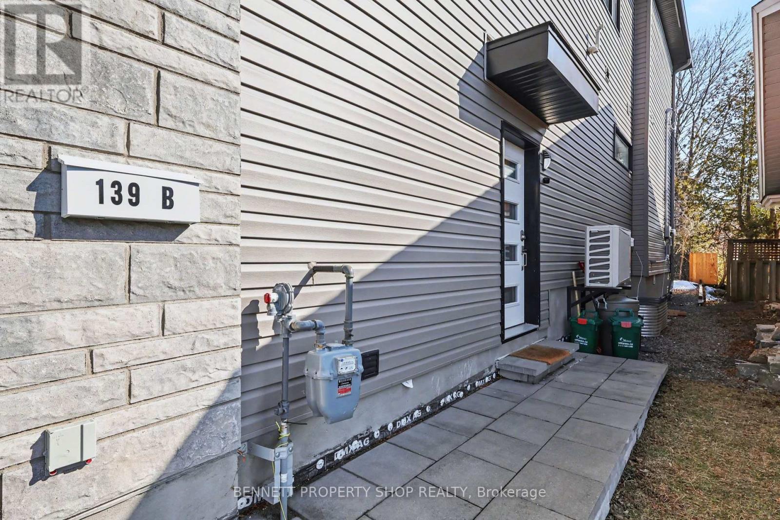 139 Duford Street, Ottawa, Ontario  K1L 6Z5 - Photo 12 - X12890172