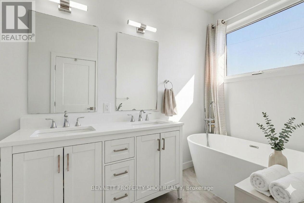 139 Duford Street, Ottawa, Ontario  K1L 6Z5 - Photo 5 - X12890172