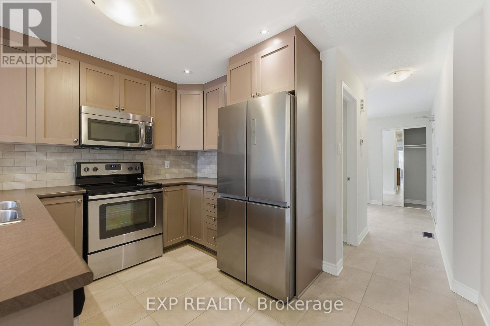 81 - 634 Danaca Private, Ottawa, Ontario  K1K 2V7 - Photo 8 - X12890188