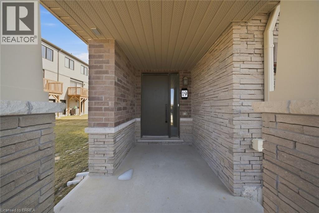 19 Baskett Street, Brantford, Ontario  N3T 0W4 - Photo 4 - 40808276