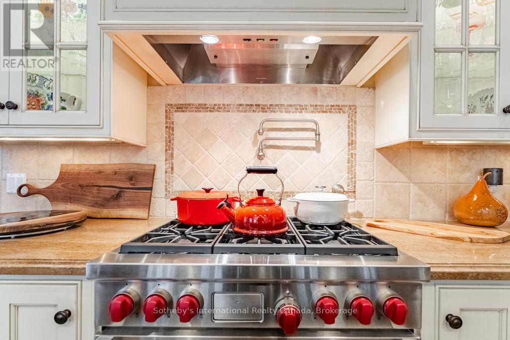 552 Bobolink Road, Mississauga (Clarkson), Ontario  L5J 2P4 - Photo 18 - W12890184