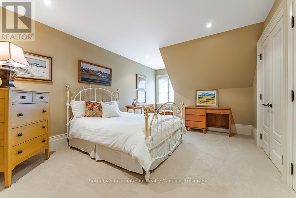 552 Bobolink Road, Mississauga (Clarkson), Ontario  L5J 2P4 - Photo 35 - W12890184