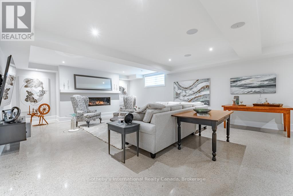 552 Bobolink Road, Mississauga (Clarkson), Ontario  L5J 2P4 - Photo 38 - W12890184