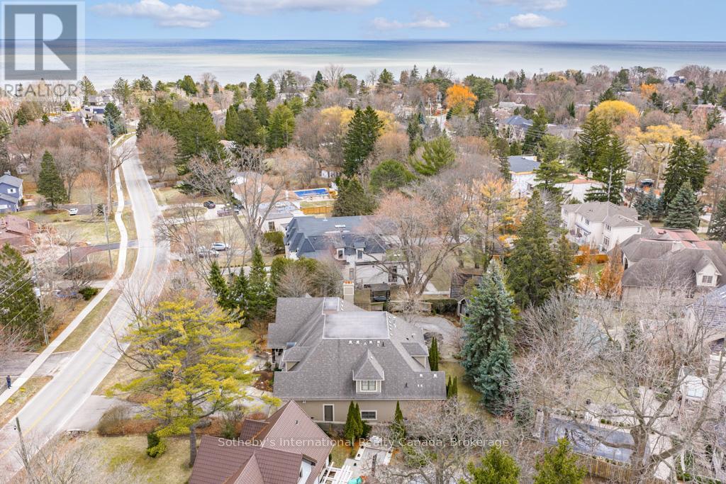 552 Bobolink Road, Mississauga (Clarkson), Ontario  L5J 2P4 - Photo 46 - W12890184