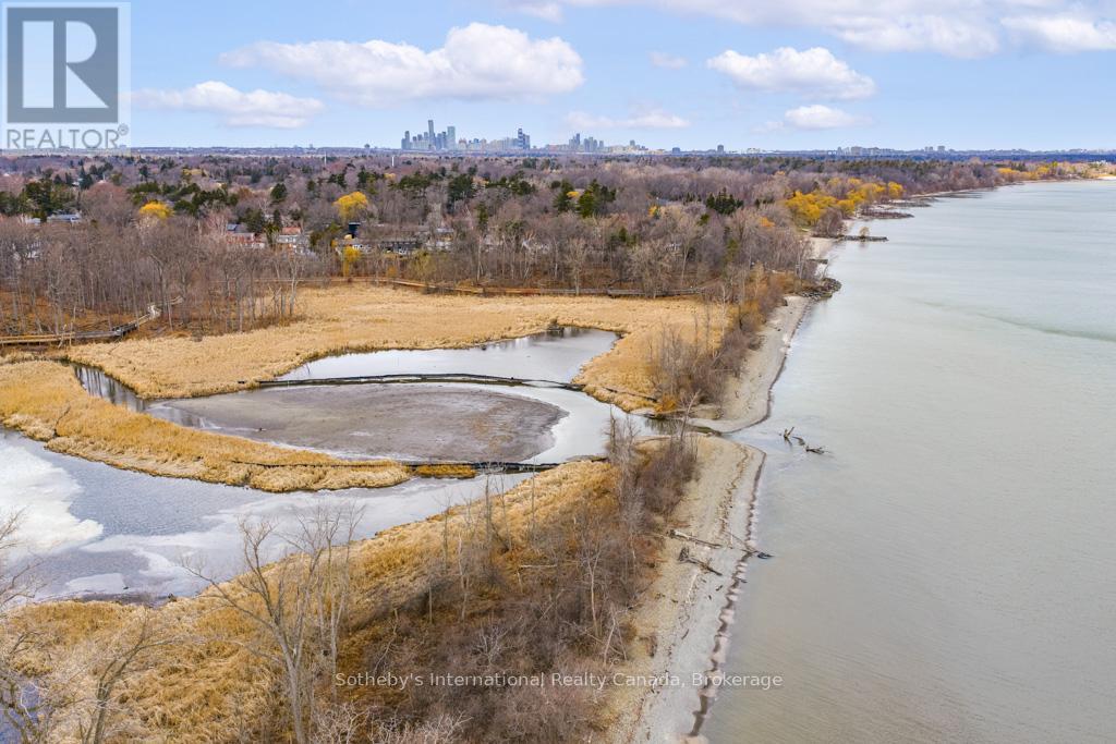 552 Bobolink Road, Mississauga (Clarkson), Ontario  L5J 2P4 - Photo 47 - W12890184