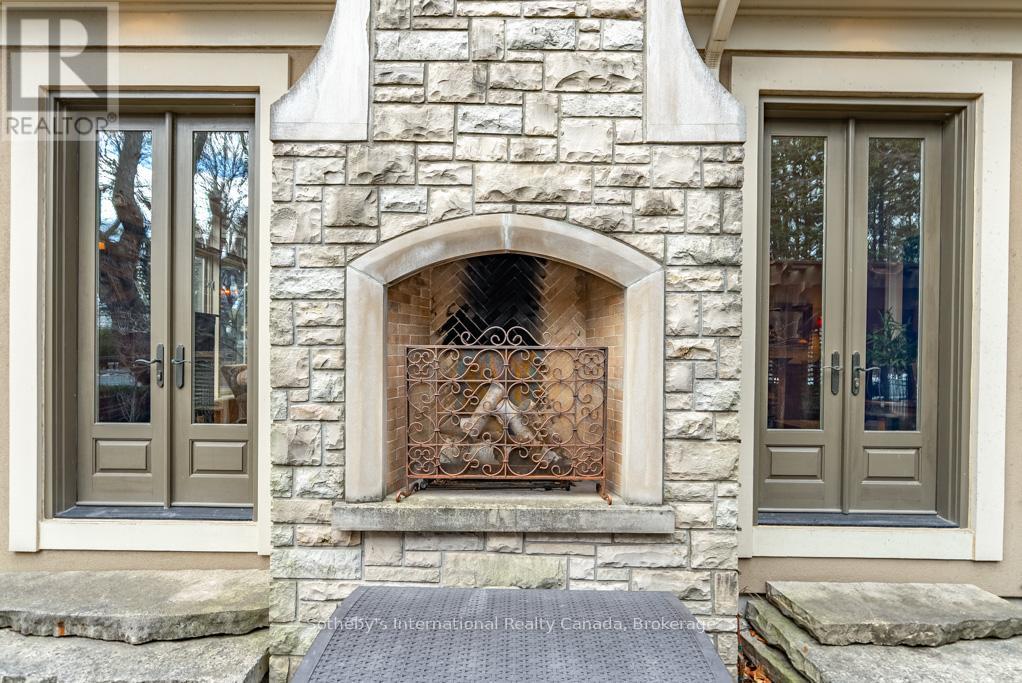 552 Bobolink Road, Mississauga (Clarkson), Ontario  L5J 2P4 - Photo 50 - W12890184