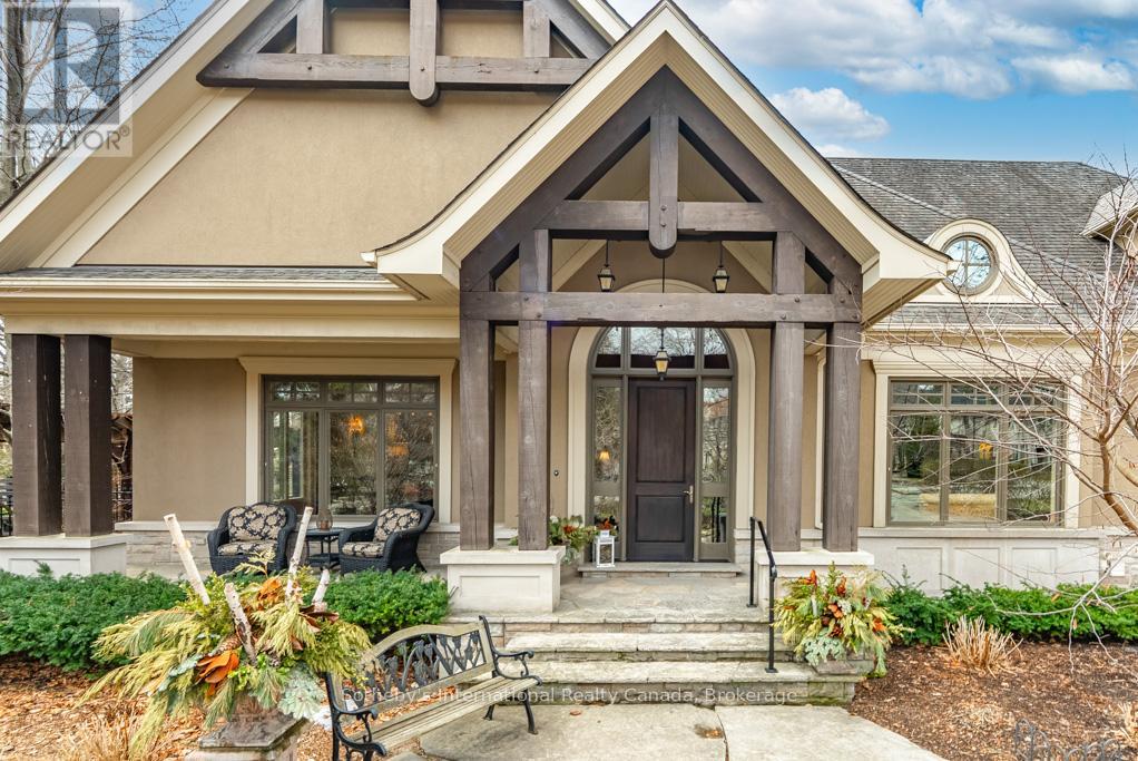 552 Bobolink Road, Mississauga (Clarkson), Ontario  L5J 2P4 - Photo 6 - W12890184