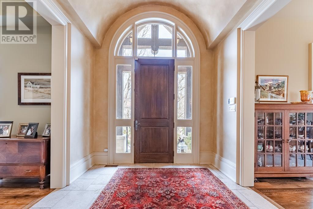 552 Bobolink Road, Mississauga (Clarkson), Ontario  L5J 2P4 - Photo 8 - W12890184