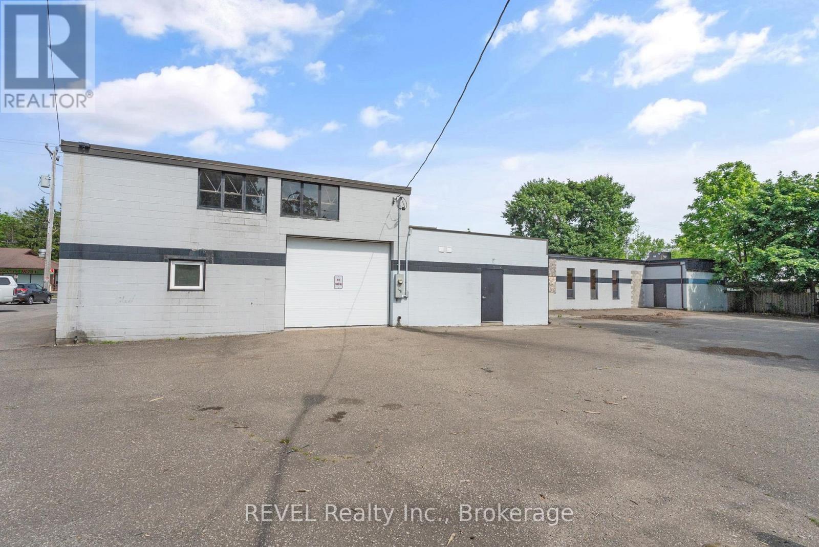 271 Ridgeway Road, Fort Erie (Crystal Beach), Ontario  L0S 1B0 - Photo 15 - X12890148