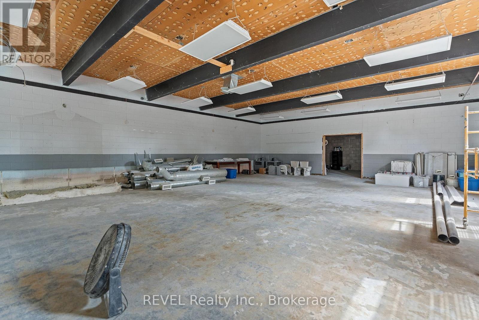 271 Ridgeway Road, Fort Erie (Crystal Beach), Ontario  L0S 1B0 - Photo 8 - X12890148