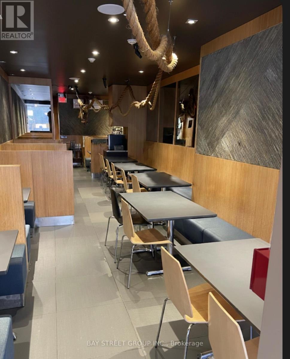 650 YONGE STREET, toronto (bay street corridor), Ontario