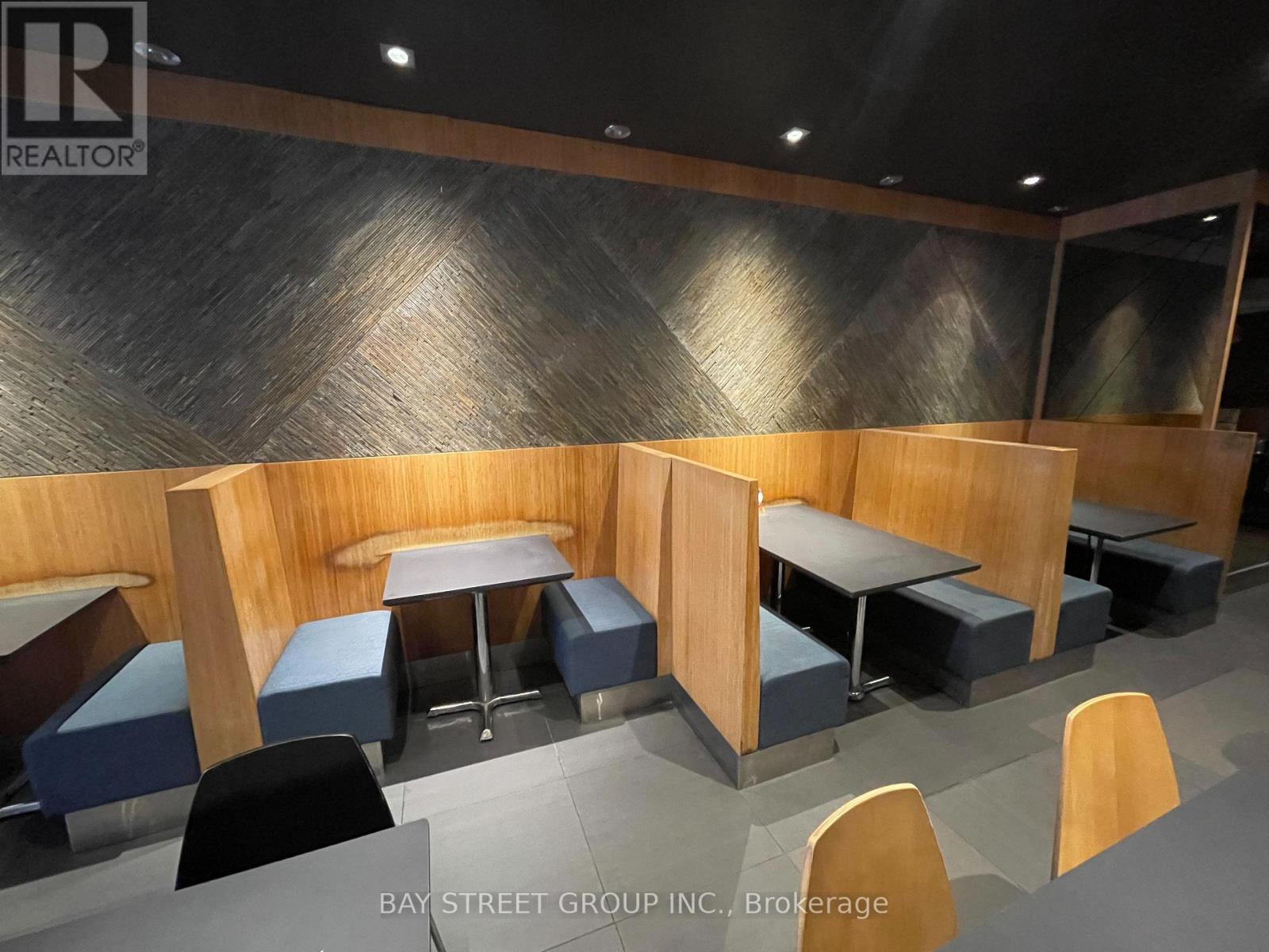 650 Yonge Street, Toronto, Ontario  M4Y 2A6 - Photo 2 - C12890170