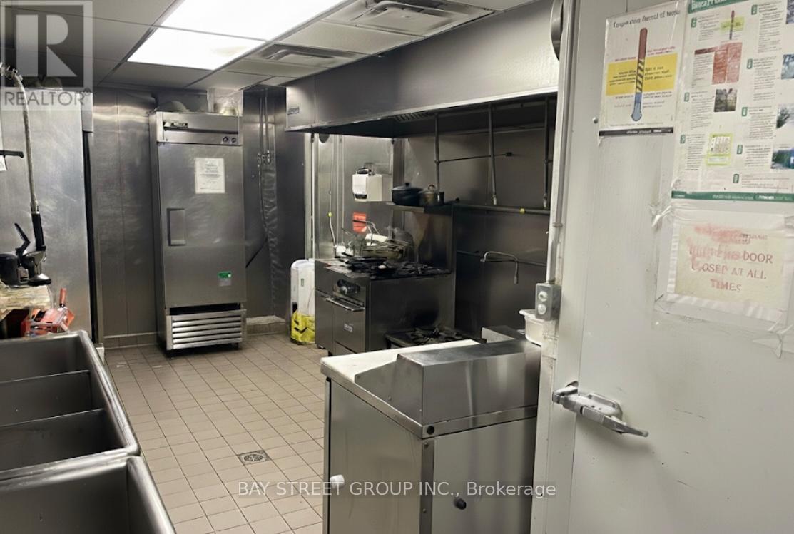 650 Yonge Street, Toronto, Ontario  M4Y 2A6 - Photo 4 - C12890170