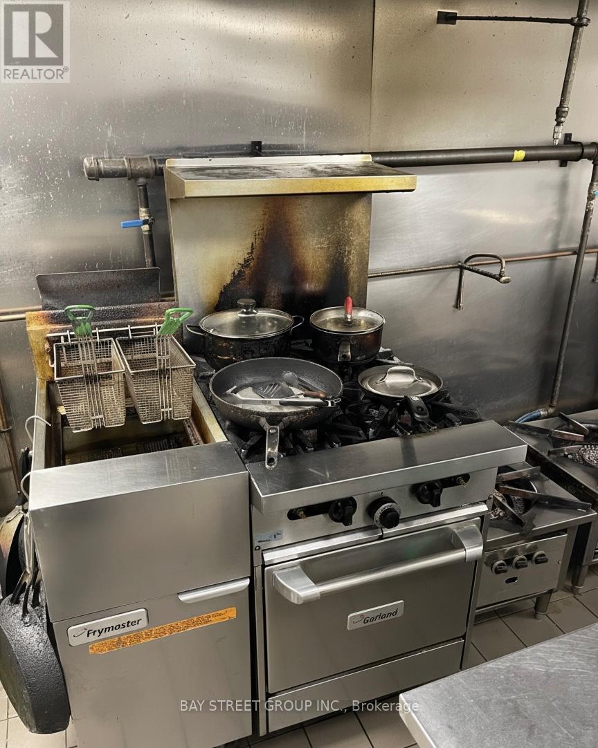 650 Yonge Street, Toronto, Ontario  M4Y 2A6 - Photo 5 - C12890170