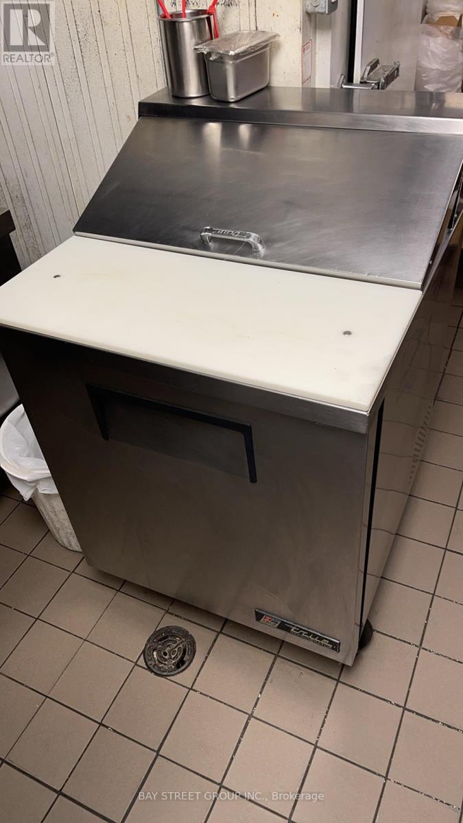 650 Yonge Street, Toronto, Ontario  M4Y 2A6 - Photo 8 - C12890170