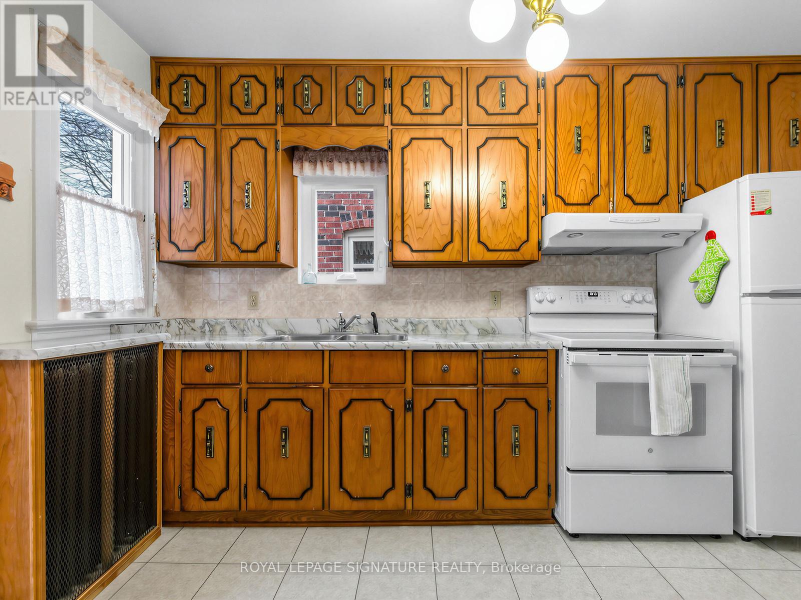 136 Cranbrooke Avenue, Toronto, Ontario  M5M 1M5 - Photo 9 - C12890216