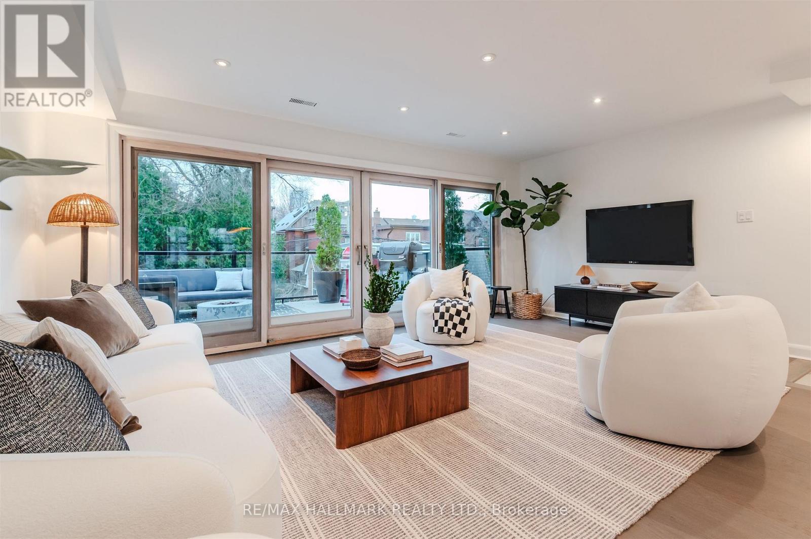 30b De Grassi Street, Toronto, Ontario  M4M 2K3 - Photo 10 - E12890140