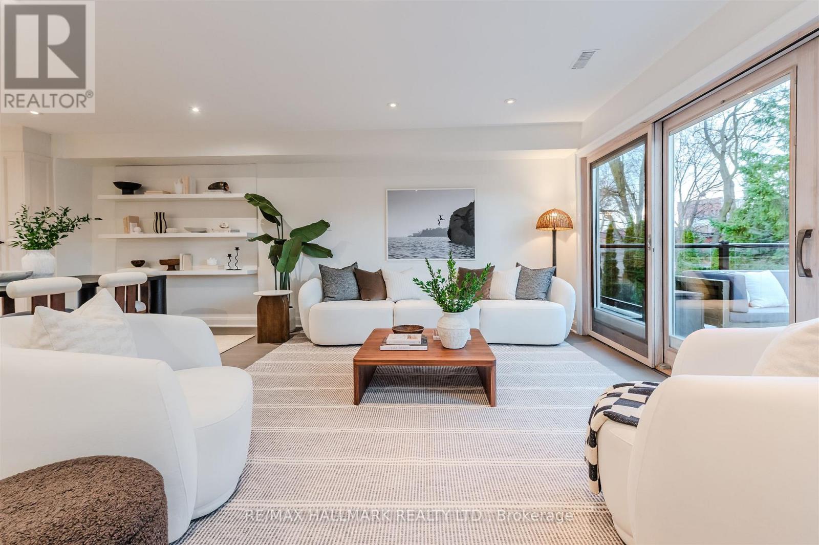 30b De Grassi Street, Toronto, Ontario  M4M 2K3 - Photo 8 - E12890140