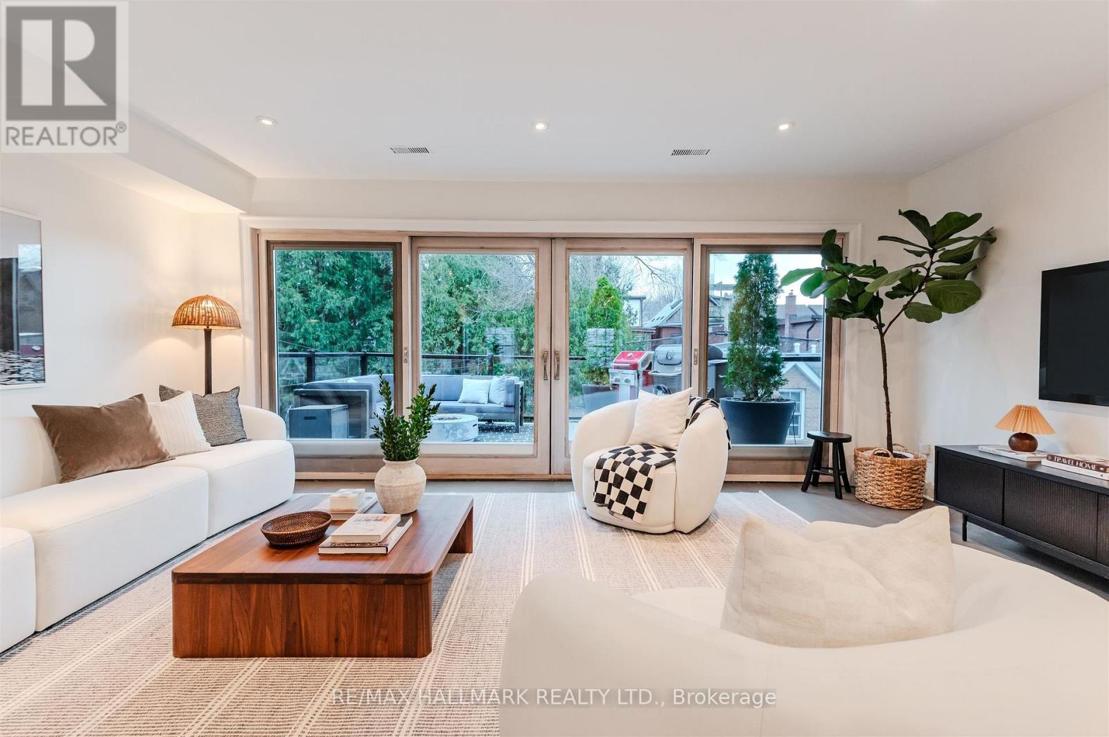 30b De Grassi Street, Toronto, Ontario  M4M 2K3 - Photo 9 - E12890140