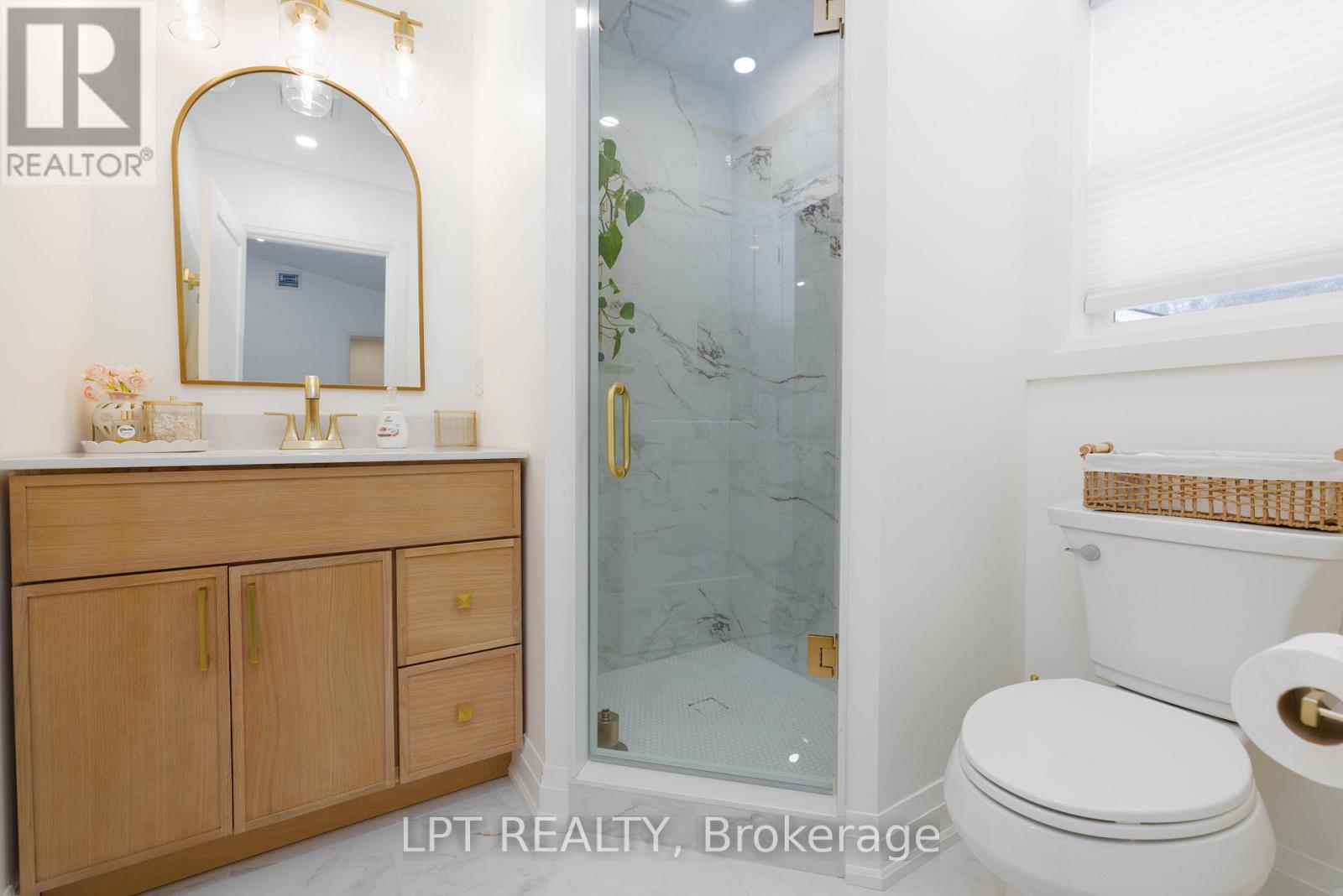 808 Montsell Avenue, Georgina, Ontario  L0E 1S0 - Photo 14 - N12890164