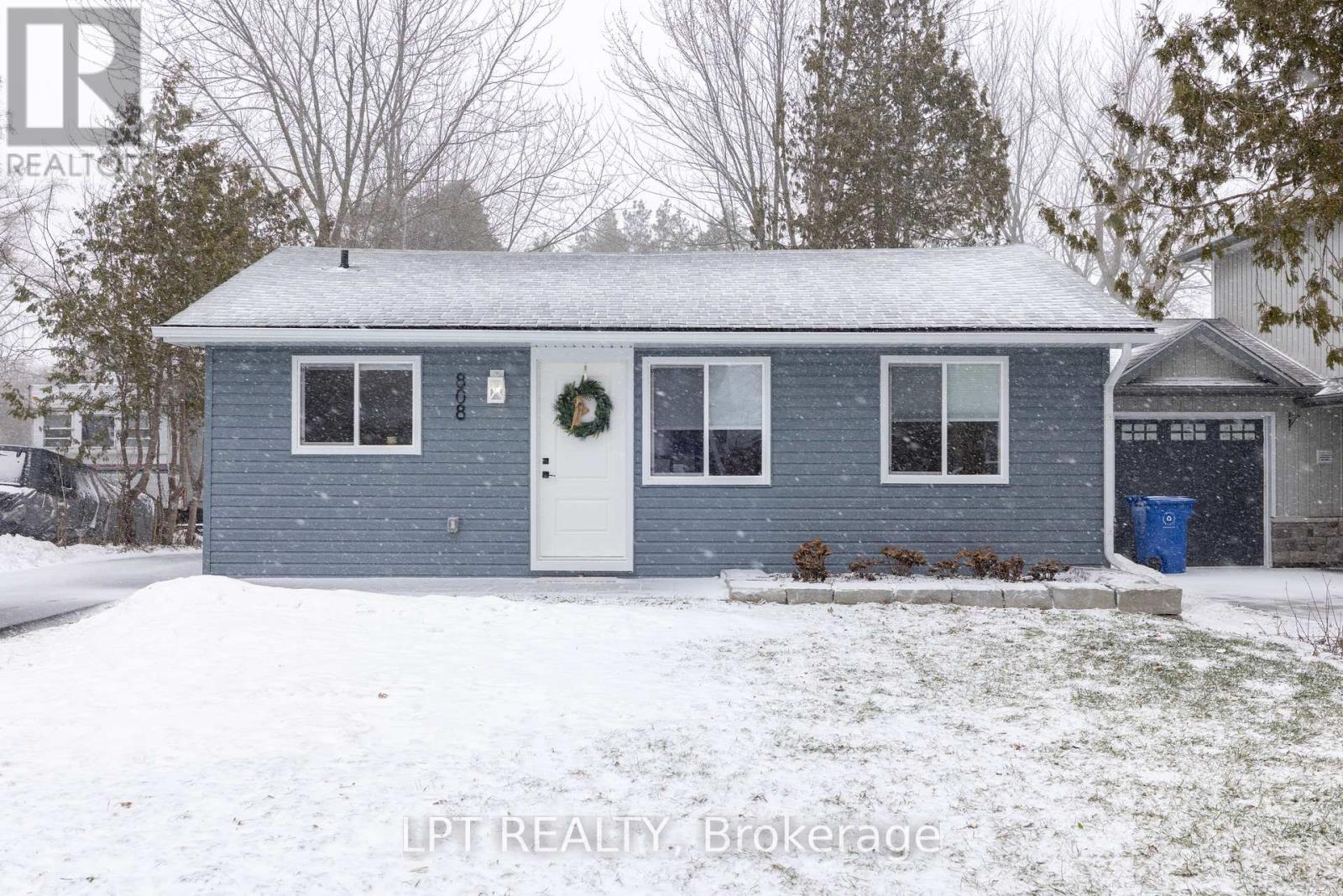 808 Montsell Avenue, Georgina, Ontario  L0E 1S0 - Photo 4 - N12890164