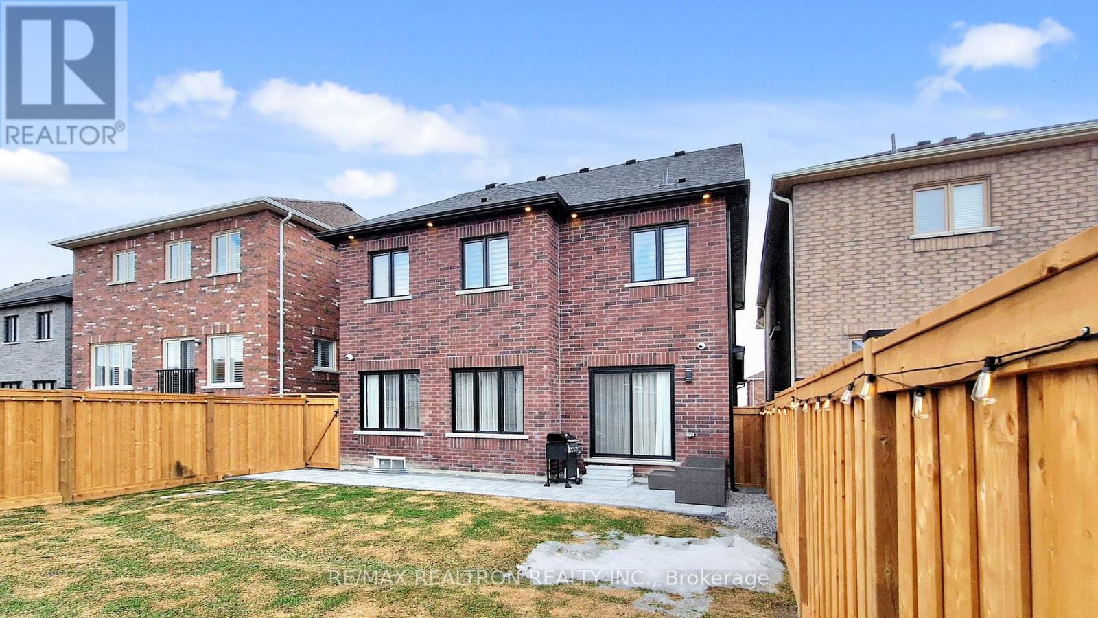 94 Mac Campbell Way, Bradford West Gwillimbury, Ontario  L3Z 4M6 - Photo 44 - N12890198