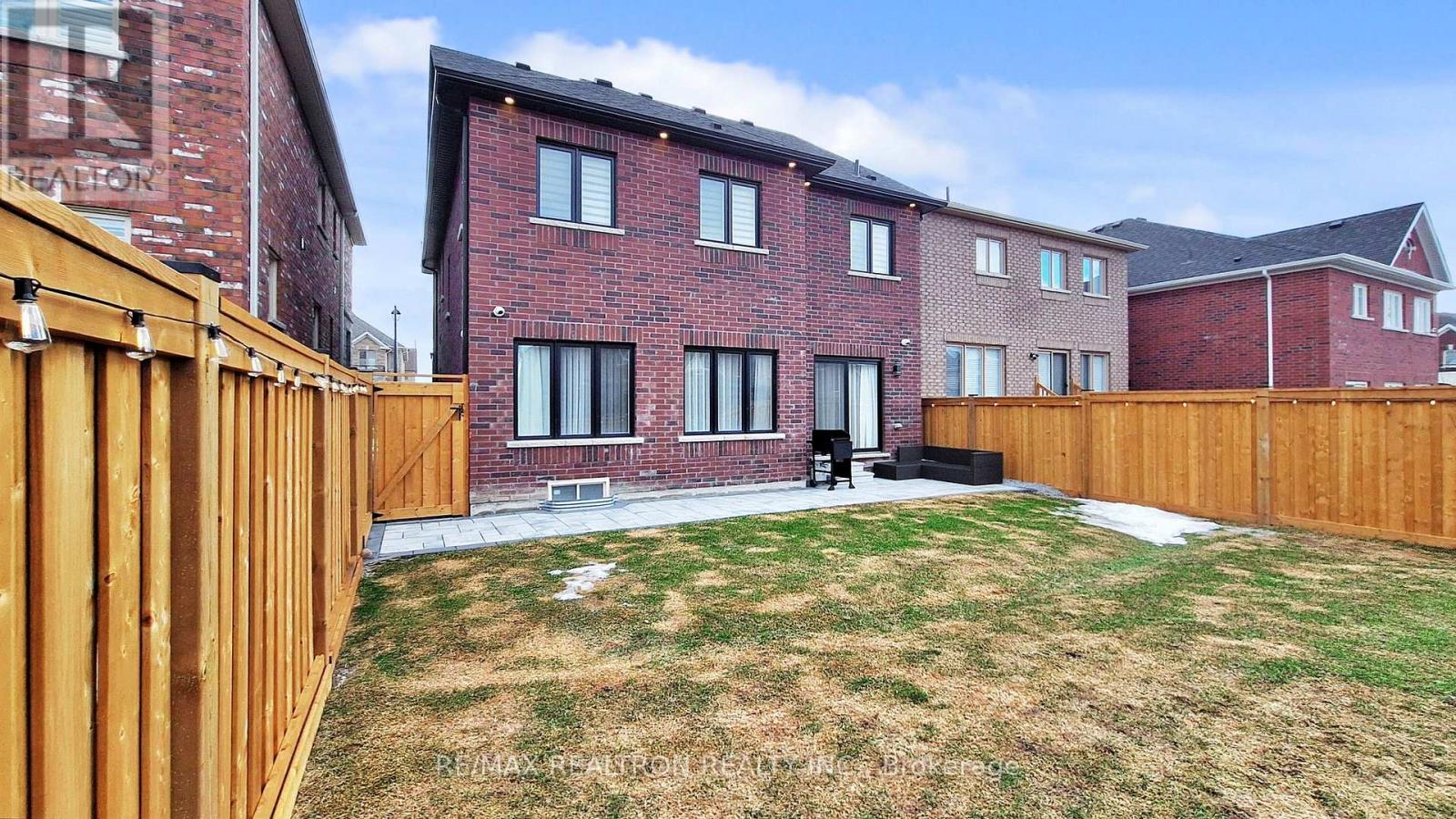 94 Mac Campbell Way, Bradford West Gwillimbury, Ontario  L3Z 4M6 - Photo 45 - N12890198