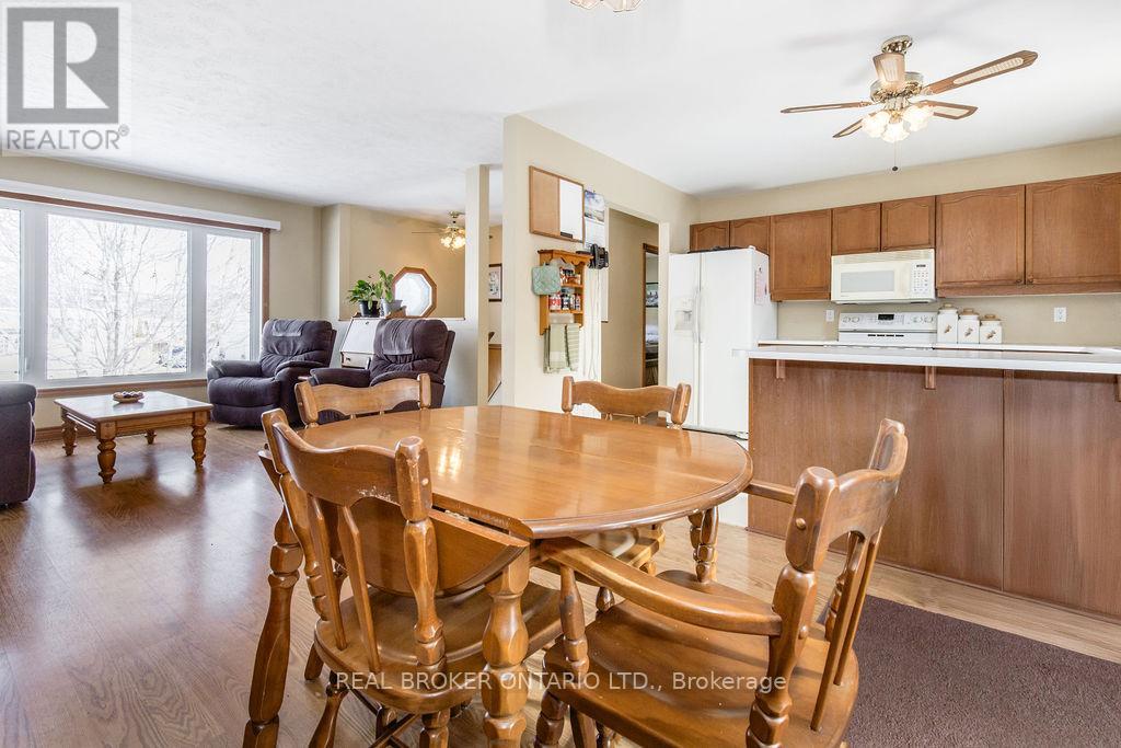 45 John Dillingno Street, Tay, Ontario  L0K 2A0 - Photo 10 - S12890150