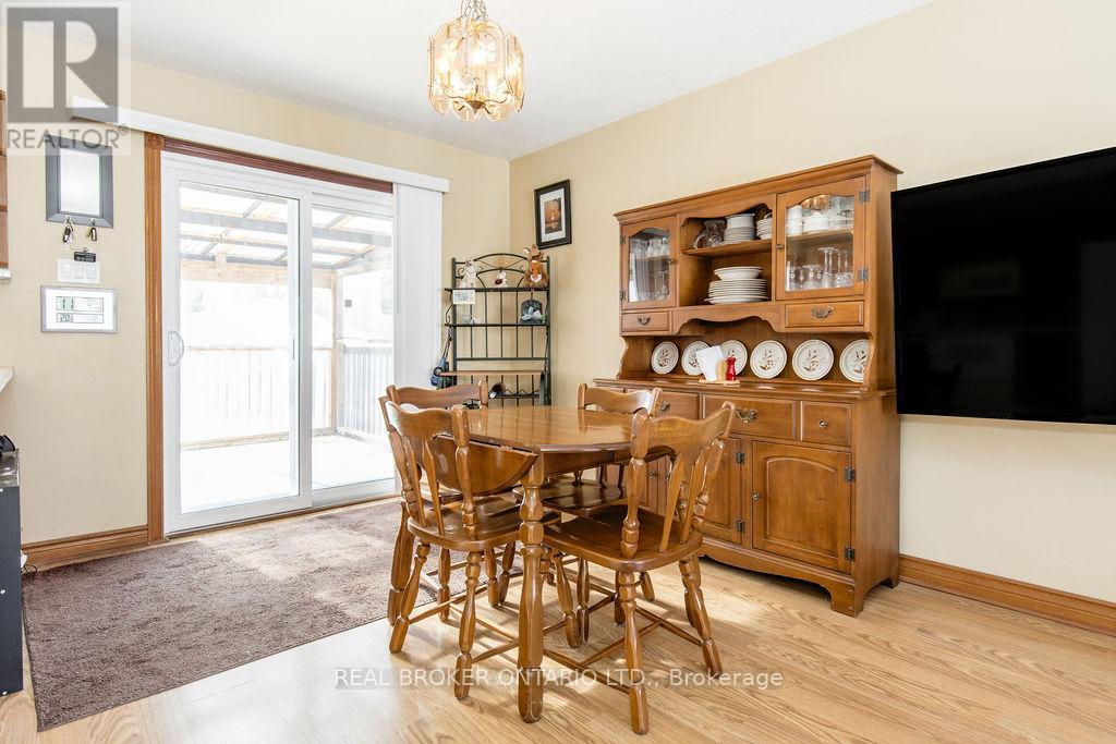 45 John Dillingno Street, Tay, Ontario  L0K 2A0 - Photo 11 - S12890150