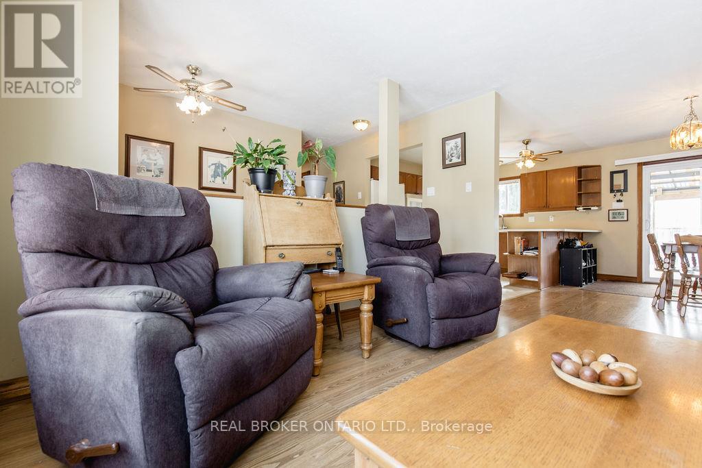 45 John Dillingno Street, Tay, Ontario  L0K 2A0 - Photo 15 - S12890150