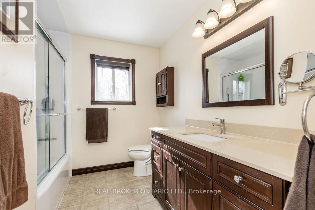 45 John Dillingno Street, Tay, Ontario  L0K 2A0 - Photo 21 - S12890150