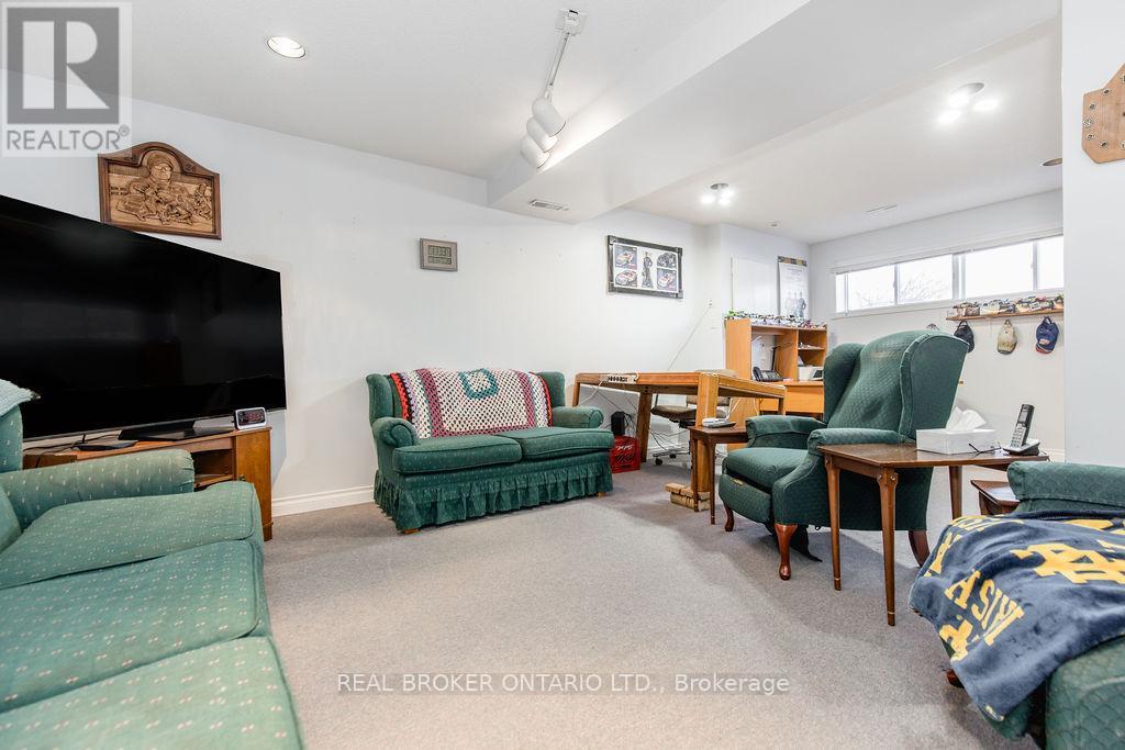 45 John Dillingno Street, Tay, Ontario  L0K 2A0 - Photo 29 - S12890150