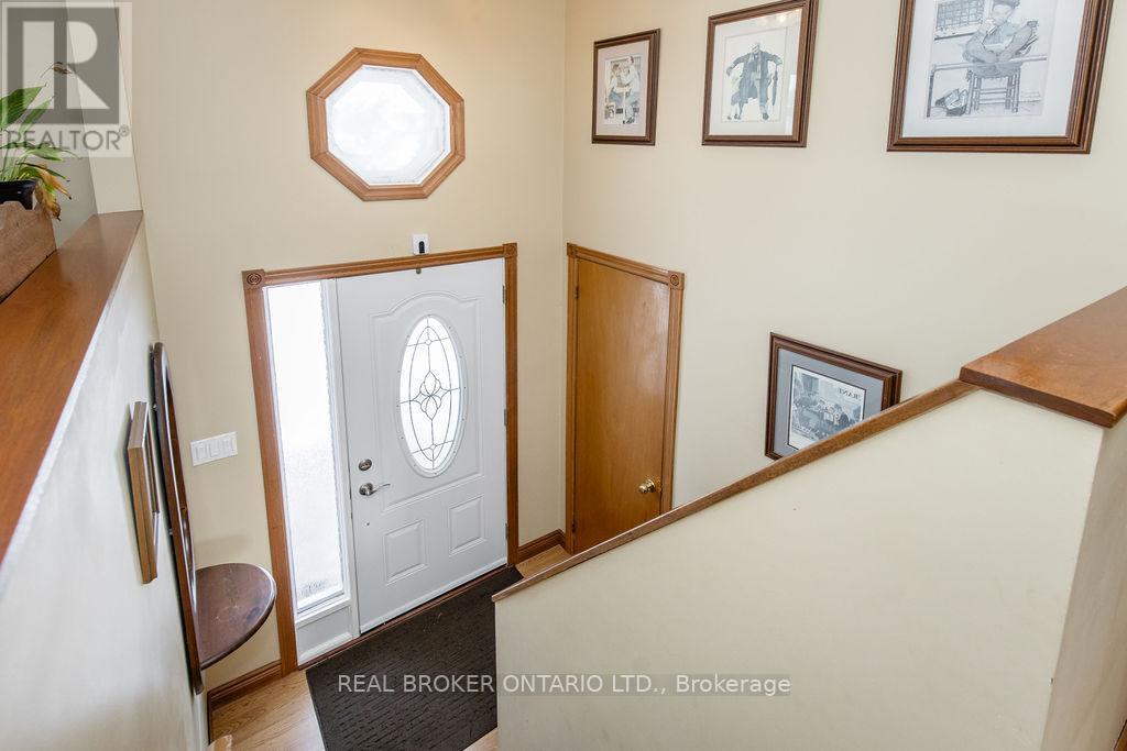 45 John Dillingno Street, Tay, Ontario  L0K 2A0 - Photo 4 - S12890150