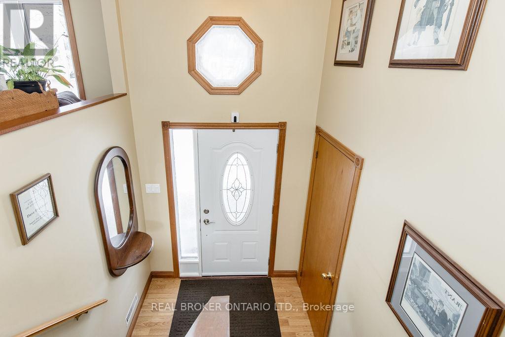45 John Dillingno Street, Tay, Ontario  L0K 2A0 - Photo 5 - S12890150