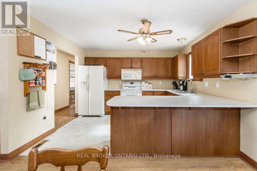 45 John Dillingno Street, Tay, Ontario  L0K 2A0 - Photo 8 - S12890150