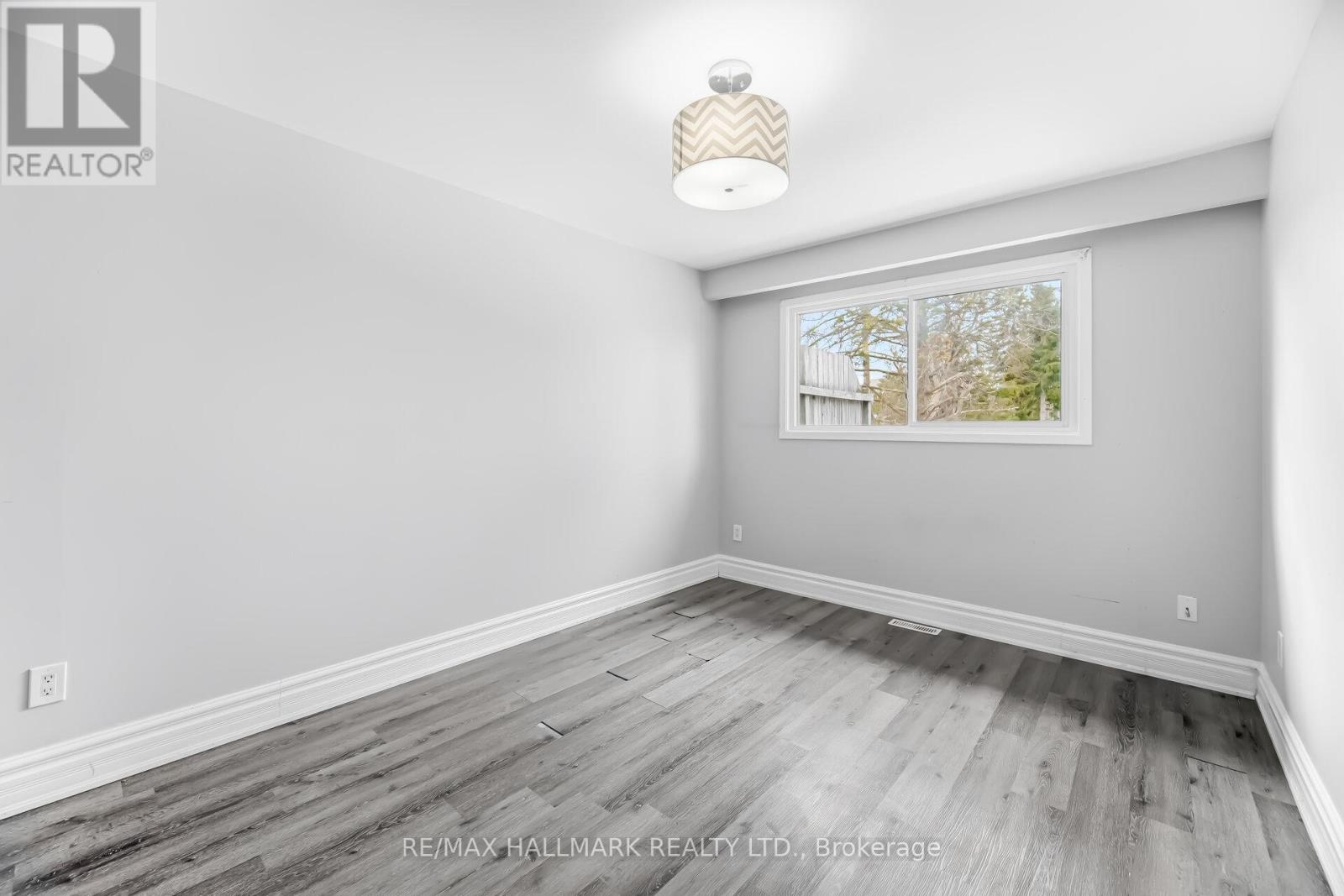 88 B Bernick Drive, Barrie, Ontario  L4M 2V6 - Photo 10 - S12890152