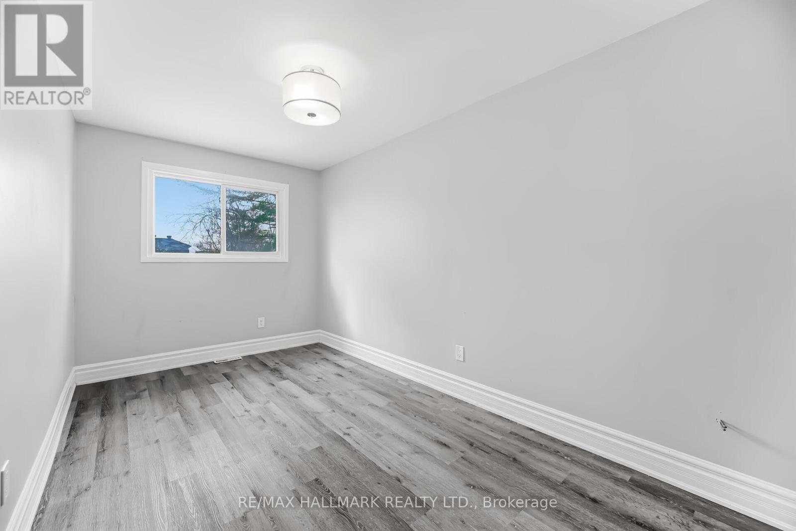 88 B Bernick Drive, Barrie, Ontario  L4M 2V6 - Photo 13 - S12890152