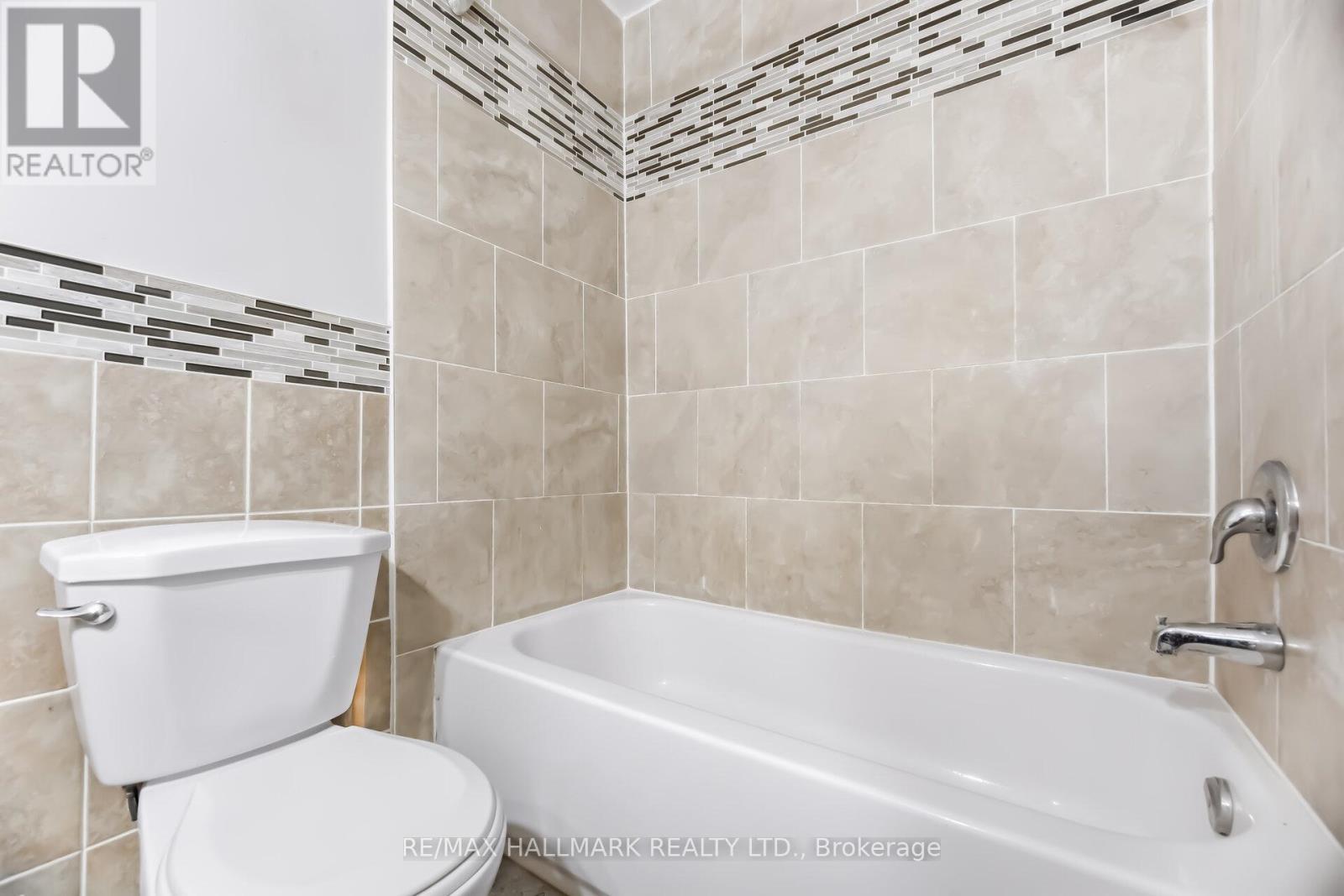 88 B Bernick Drive, Barrie, Ontario  L4M 2V6 - Photo 16 - S12890152