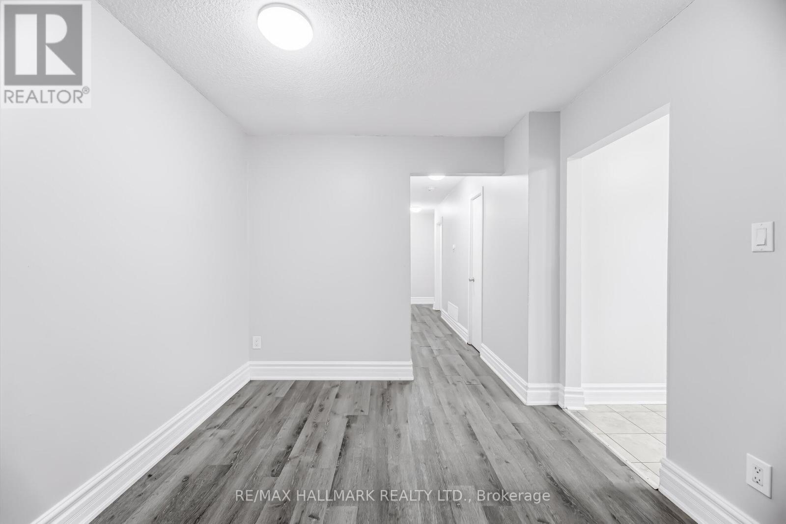 88 B Bernick Drive, Barrie, Ontario  L4M 2V6 - Photo 5 - S12890152