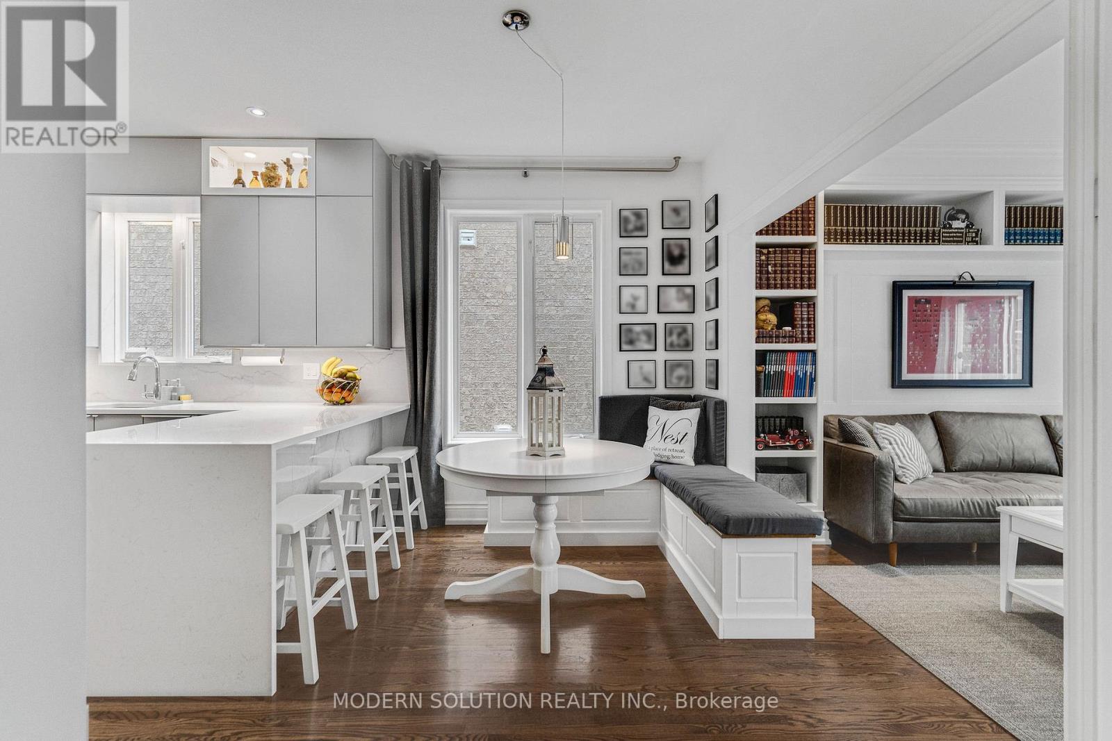 2312 Foxfield Road, Oakville, Ontario  L6M 4C9 - Photo 12 - W12890142